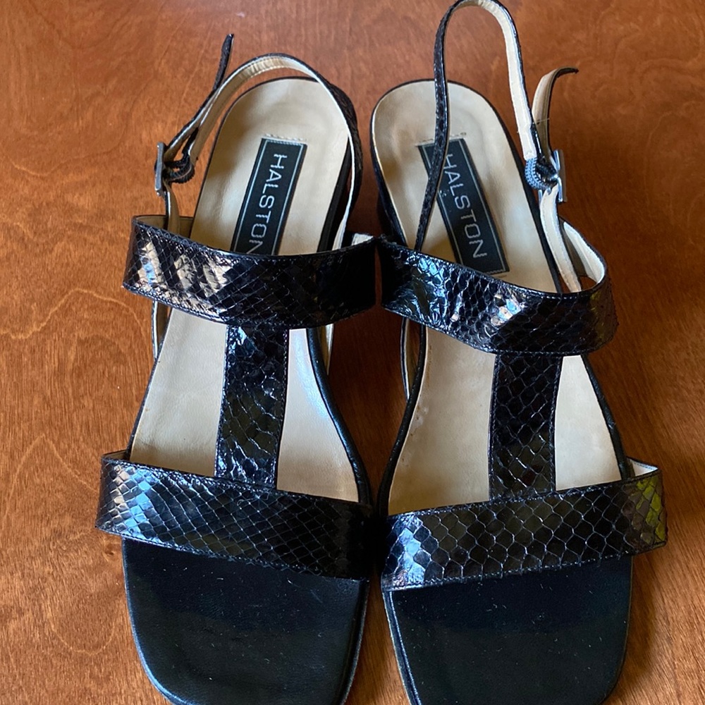 Halston black shoes. Made in Italy. Size81/2.